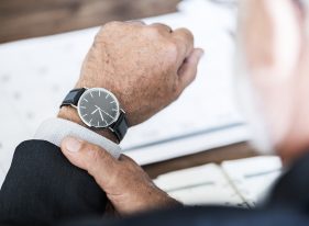 Adaylar Bekletilmemeli