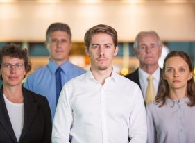 Eskinin İşçi Maaşıyla Çalışan Beyaz Yakalılar