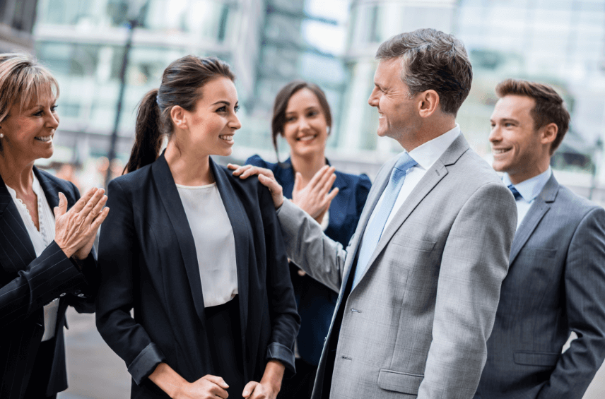 Terfi alan çalışan