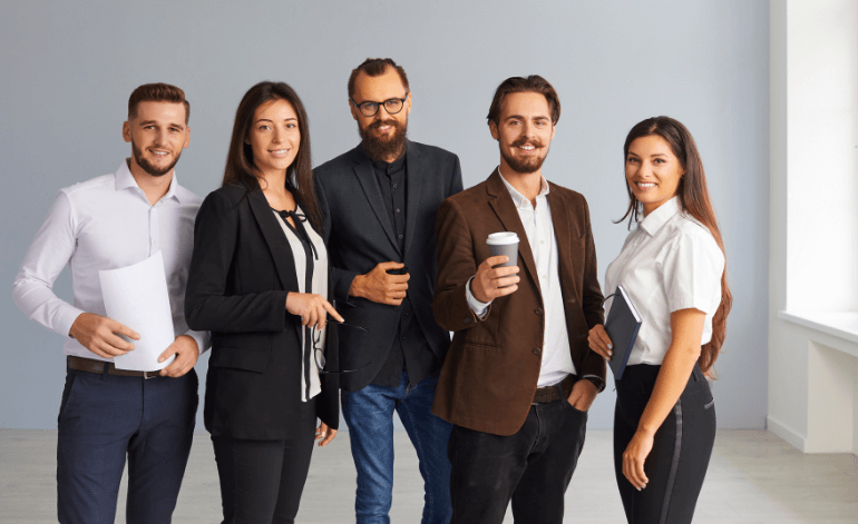 Yan haklara önem veren çalışanlar