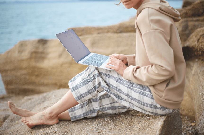 Tatilde e posta cevaplayan çalışan